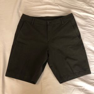 Waist 34 lulu lemon shorts